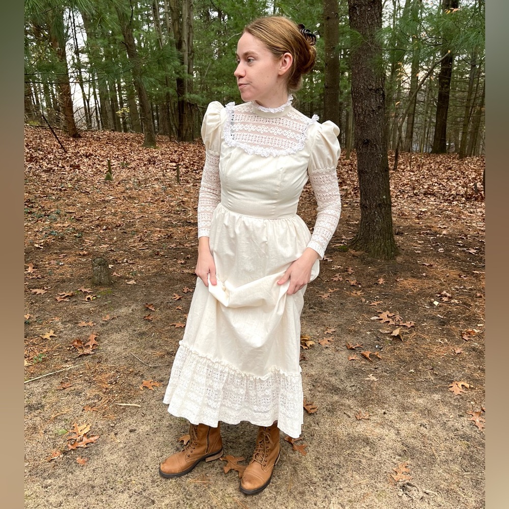 70s Lanz Victorian Style Ivory Dress - Picture 8 of 16